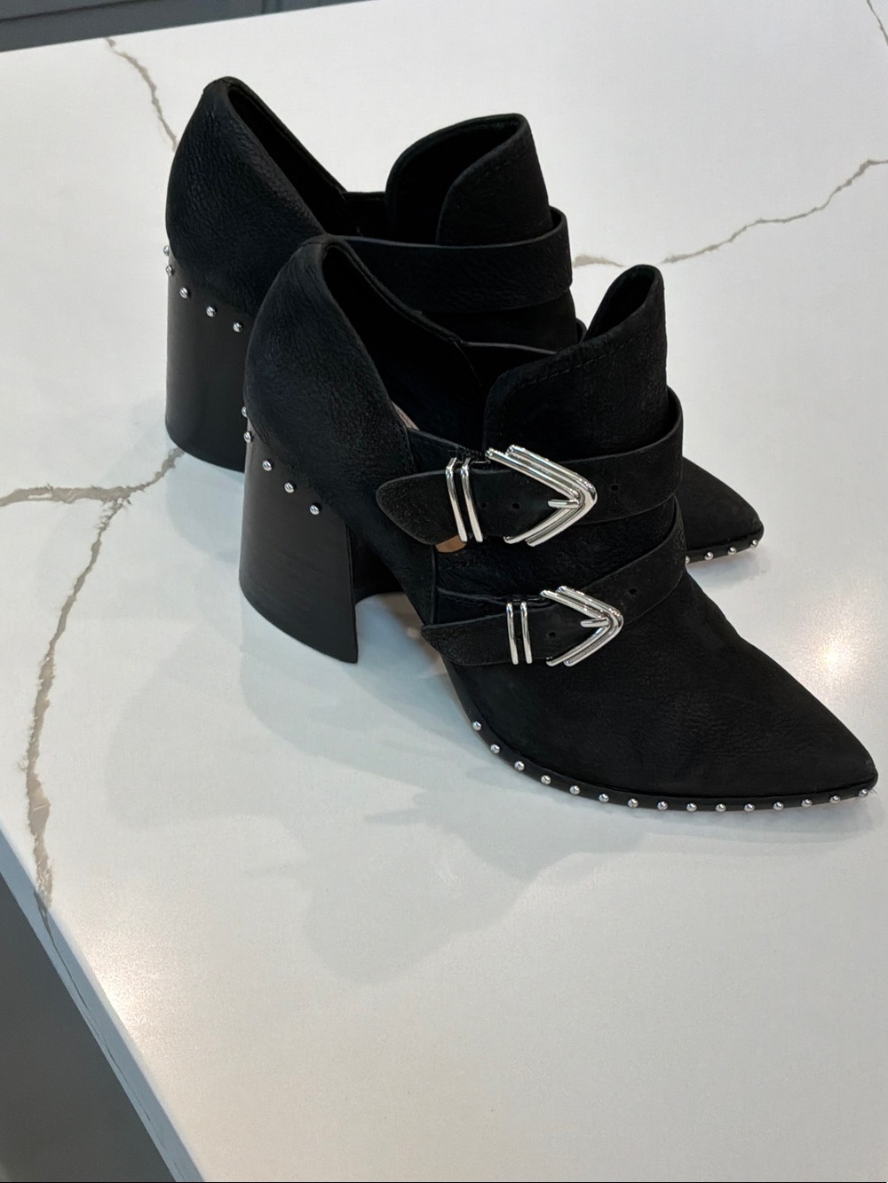 Gianni Bini 7.5 Women's Black Studded Pointed-Heel Ankle Boots Minor Scuffs
